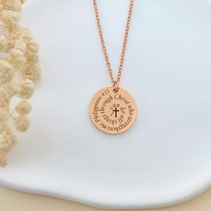 Collier pendentif rond en acier inoxydable personnalisé en gros, simple, avec des versets bibliques chrétiens, accessoires <span class=keywords><strong>de</strong></span> bijoux, usage quotidien pour femmes - Product Image 1
