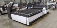 Chine cnc routeur entreprises cnc plasma machine 1325 métal découpé au laser laser à fibre routeur cnc machine de gravure en vente