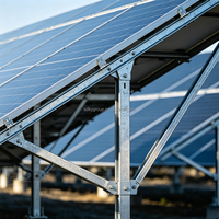 Structure de suivi solaire en acier au carbone de qualité industrielle, support au sol haute efficacité, support de montage photovoltaïque durable