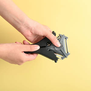 Éplucheur rotatif 3 en 1 personnalisé, outil de cuisine multifonctionnel pour légumes et fruits, avec poignée ergonomique et lames aiguisées - Product Image 5