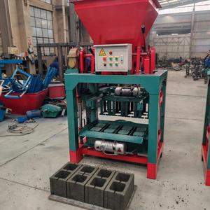 Máquina para Fabricar Bloques de Hormigón Entrabados 4-35B con Tolva, Línea de Producción y Cinta Transportadora Mezcladora - Product Image 2