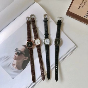 Reloj de Pulsera de Cuarzo con Esfera Cuadrada Vintage, Correa de Cuero, Estilo Casual Minimalista - Product Image 2