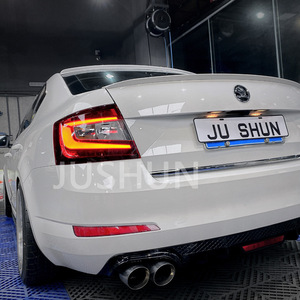 Luces Traseras LED para Skoda Octavia, Estilo RS, Luces de Freno con Guía de Luz, 2015-2017 - Product Image 1