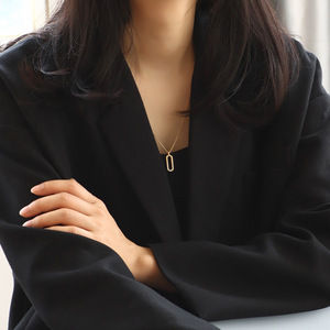 จี้สร้อยคอทรงสี่เหลี่ยมดีไซน์เรขาคณิตเรียบง่ายทันสมัย2024 3A การฝังหมุดการตั้งค่าแบบคลาสสิก - Product Image 5