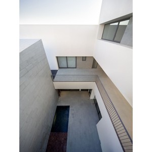 Solución Integral para Proyectos de Estructuras de Acero Ligeras para Villas Minimalistas Blancas - Product Image 4