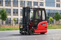 Chariot élévateur électrique Solreign à 3 roues, 2 tonnes, avec mât triplex, déplaceur latéral hydraulique, batterie Li-ion, levée 3m/6m