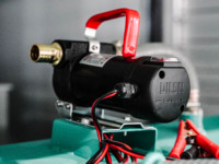 Générateur diesel silencieux de secours 725 kVA 580 kW à démarrage automatique certifié CE 1800 tr/min, insonorisé sur mesure, refroidi par eau