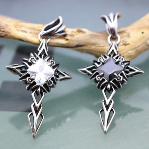 Collar con colgante de acero inoxidable para mujer y hombre, con circonita grande y engaste de garra, a la moda, para cadena de suéter, joyería infantil - Product Image 3