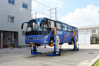 2026 Maxima Schwerlast-Mobil-Säulenhebebühne 7,5t Stahl 4-Säulen-Einzelsäulen-Fahrzeughebebühne Hydraulische LKW-/Bus-Hebebühne mit Kabelsäulen