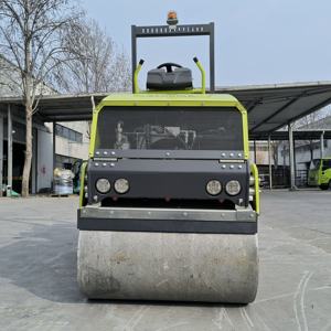 Mini <span class=keywords><strong>Rodillo</strong></span> Compactador de 2 Toneladas con Motor Diésel Yanmar de 3 Cilindros Refrigerado por Agua, Doble Tracción Hidráulica Completa y Motor Danfoss - Product Image 4