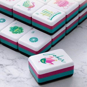 ชุดไพ่นกกระจอกพร้อมกระเป๋าพกพาแบบพรีเมียม ชุดไพ่นกกระจอกอเมริกัน ชุดเกมไพ่นกกระจอกสีขาวสลักลาย ทนทาน กันน้ำ สำหรับใช้ในบ้าน - Product Image 4