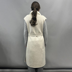 Jancoco Nouvelle Mode Hiver <span class=keywords><strong>Gilet</strong></span> <span class=keywords><strong>Long</strong></span> en Laine pour <span class=keywords><strong>Femme</strong></span> <span class=keywords><strong>avec</strong></span> <span class=keywords><strong>Ceinture</strong></span> et Détails en Fourrure, en Laine Cousue et Véritable Fourrure de Lapin Rex - Product Image 2