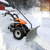Balayeuse à neige tout-terrain adaptée aux conditions hivernales difficiles et aux fortes précipitations de neige