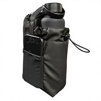Sac à bouteille d'eau en polyester imperméable et réfléchissant de 30-40L pour les sports en salle, avec bandoulière et support pour téléphone