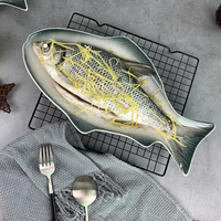 Assiettes en céramique ovales modernes vertes effet four, moulées sur mesure, irrégulières, pour la vente en gros aux acheteurs d'hôtels et de restaurants