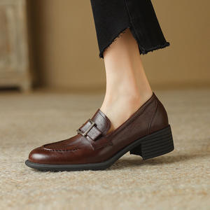 รองเท้าบูทหนังแท้กันน้ำสำหรับผู้หญิง รุ่นขายดีทันสมัย ซิปหลัง สไตล์เรโทร ส้นสูงหนา พื้นรองเท้ากันลื่น ทนทาน - Product Image 5