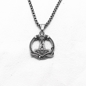 Yunnique Thunder Hammer – collier avec pendentif en acier inoxydable, bijoux unisexes, cadeau, style punk européen, design rond - Product Image 1