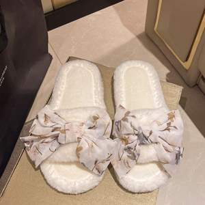 Venta Directa de Fábrica, Pantuflas de Moda con Suela de PVC, Forro de Franela, Pantuflas Cálidas para Otoño e Invierno, Último Modelo de Fábrica - Product Image 3