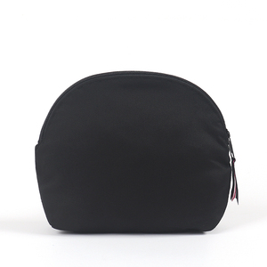 Sac à cosmétiques en polyester imperméable de style coquille, porte-monnaie de grande capacité avec pompon - Product Image 2