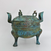 Vase rituel fait à la main en bronze avec couvercle traditionnel pour affichage culturel Article de collection