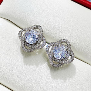 Orecchini a perno in oro bianco E1267 con cristalli a taglio brillante rotondo, strass a forma di fiore, montatura a griffe, gioielli di lusso da donna per matrimonio - Product Image 3