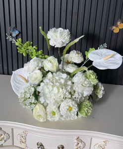 Personnalisez votre composition florale de 1M pour allée de mariage, avec lys Calla et hortensias à toucher réel, mélange vert et blanc, pour centre de table et décoration événementielle - Product Image 4