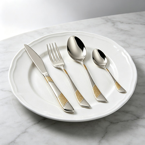 Juego de Cubiertos de Lujo de Acero Inoxidable 201 con Mango Chapado en Oro, Pulido Espejo, Ecológico, Cuchillo, Tenedor y Cuchara para Bodas y Hoteles - Product Image 1
