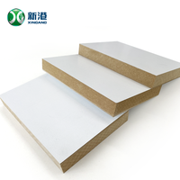 Panneau de fibres mdf à revêtement mélamine blanc de 18mm pour meubles