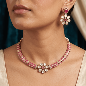 Ensemble collier et boucles d'oreilles traditionnels en laiton plaqué or antique, avec pendentif chaîne florale, pour tenue ethnique indienne - Product Image 5