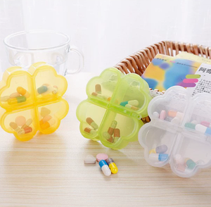 Mini boîte de rangement pour pilules en plastique, trèfle à quatre feuilles, organisateur de pilules quotidien à 4 compartiments, étui de séparation pour médicaments - Product Image 3