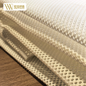 בד רשת תלת שכבתי מפוליאסטר 100% איכותי סיטונאי OEM, נושם, עמיד למים, קל משקל, צבעים בהתאמה אישית, בטנה לאוורור - Product Image 4