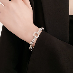 Bracelet rond en zircon polyvalent à la mode Fermoir en métal Luxe léger Bracelet de luxe pour femmes - Product Image 2