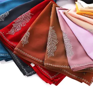 新款纯色珍珠雪纺方形围巾时尚树叶热销钻石头巾印度尼西亚单色方形围巾雪纺