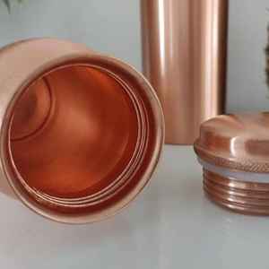 Botella de cobre hecha a mano para Yoga, regalo de bienestar, Yoga, Fitness, regalo perfecto - Product Image 2