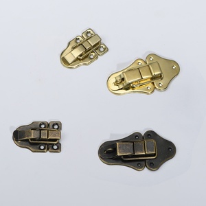Cerradura de Estilo Antiguo para Equipaje, Accesorios de Ferretería Duraderos Hechos de Lámina de Hierro con Placas de Bloqueo Cuadradas para Bolsas y Cajas de Herramientas - Product Image 5