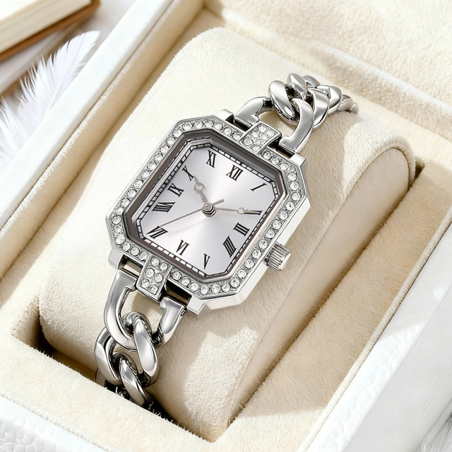 Custom Quartz Watch with Glass Dial and Pointer Display Waterproof Square Alloy Case Fashionable Luxury Time Accessory