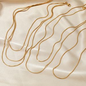 Collar de cadena de serpiente redonda chapado en oro PVD, de acero inoxidable multicapa, con diseño de hueso de serpiente cuadrado, cadena para suéter, accesorio de moda. - Product Image 5