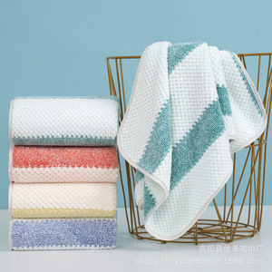 Serviette de toilette en polaire corail rayée 75x35cm, absorbante et douce, pour usage domestique - Product Image 5