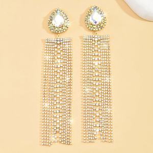 Pendientes Largos con Borlas Estilo Europeo Americano para Mujer, Elegantes y Modernos, con Forma de Gota de Agua, Incrustaciones de Diamantes, Aleación de Plata y Oro - Product Image 4