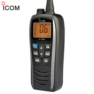 Radio portable flottante étanche Icom IC-M25 pour navires avec indice de protection IP67 - Product Image 1