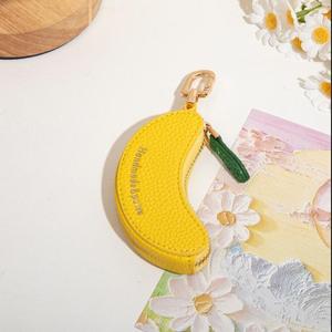 กระเป๋าใส่เหรียญผลไม้หนัง PU รูปสตรอว์เบอร์รี เลมอน แอปเปิ้ล จากโรงงานที่เชื่อถือได้ พร้อมพวงกุญแจและอุปกรณ์เสริม - Product Image 4