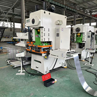 Condenseur et évaporateur automatique cuivre fin estampage poinçonnage presse machine avec matrice progressive