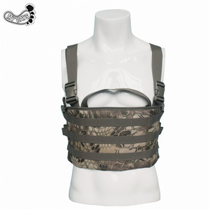 เสื้อกั๊กยุทธวิธี MOLLE สำหรับเอาตัวรอดกลางแจ้ง กระเป๋าเป้สะพายหลังแบบปรับได้ ขนาดเดียวใส่ได้ทุกคน สีดำลายพราง - Product Image 4