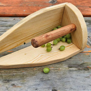 Cuillère de cueillette en bois couleur naturelle pour baies de cidrins, cueilleur manuel de baies de verger avec récipient de stockage - Product Image 3