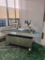 Machine de remplissage linéaire automatique pour crème éclair, machine à injecter la crème pour pain soufflé, gâteau, gaufrette, rouleau, machine à garnir les rouleaux aux œufs
