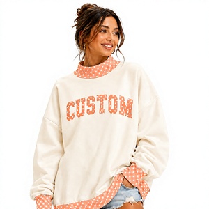Sudadera de cuello alto con bordado de letras y lunares para mujer, fabricada en fábrica a precio mayorista, manga larga, color claro, tipo jersey. - Product Image 1