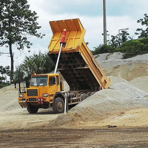 Camion benne minier SK105 avec moteur de plus de 8 L, 6 cylindres, 2 vitesses de marche arrière, avec support technique en ligne pour le transport en carrière - Product Image 2