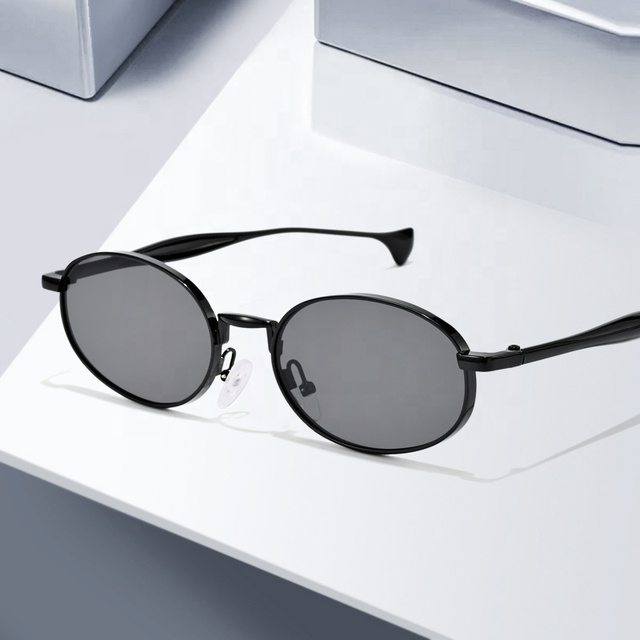 Hot Selling Trendy Oval Frame Sunglasses UV400 Protection Metal Full Rim Small Luxury Design for Women Men Fashion Accessories
