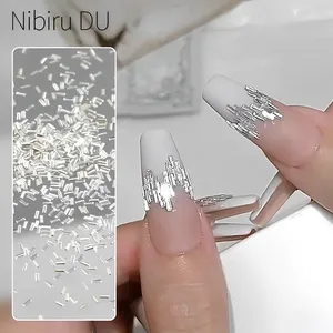 แถบคริสตัลตกแต่งเล็บแบบสะท้อนแสงสีเงิน 50 ชิ้น แถบบางสำหรับตกแต่งเล็บ DIY อุปกรณ์ตกแต่งเล็บ - Product Image 1