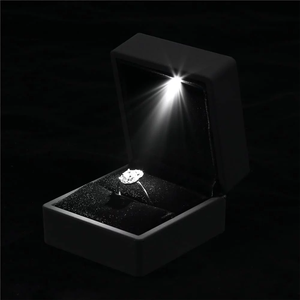 Caixa de anel de casamento com logotipo personalizado, caixa de luxo com luzes para noivado, caixa de diamante com luz para casamento, proposta preta - Product Image 4